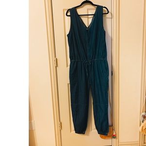 🎀3/$15🎀 dark jean romper in size S-M